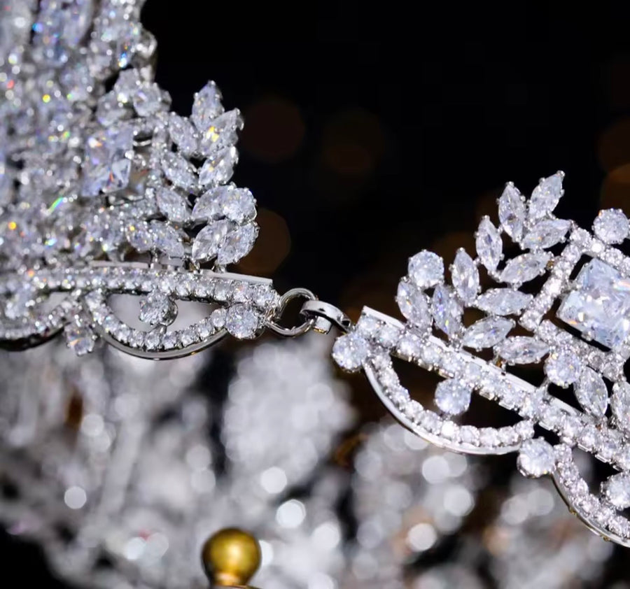 Victoria Crown (Pre-Order) 2 Colours