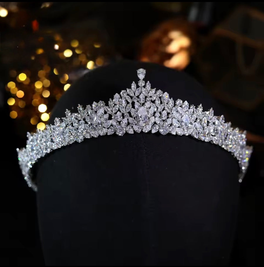 Dajana Bridal Crown (Pre-Order)