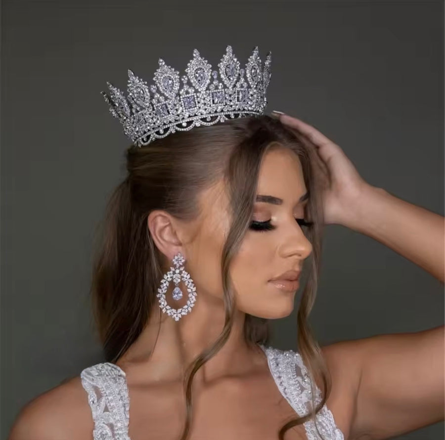 Victoria Crown (Pre-Order) 2 Colours