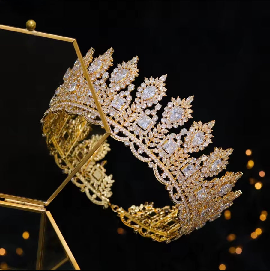 Victoria Crown (Pre-Order) 2 Colours