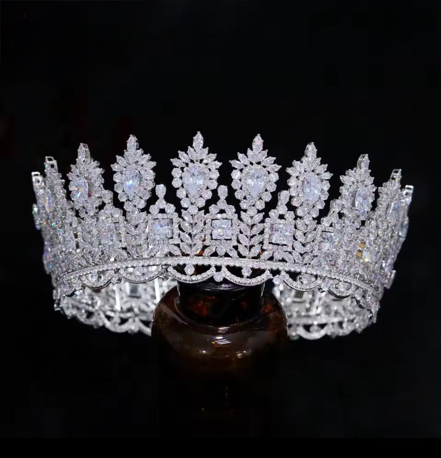 Victoria Crown (Pre-Order) 2 Colours